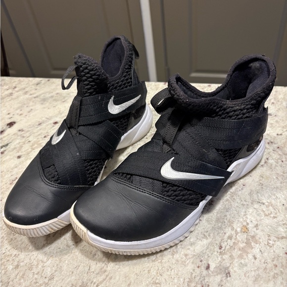 Nike LeBron Soldier 12 SFG  NIKE LEBRON JAMES SOLDIER XII TB BASKETBALL SHOES